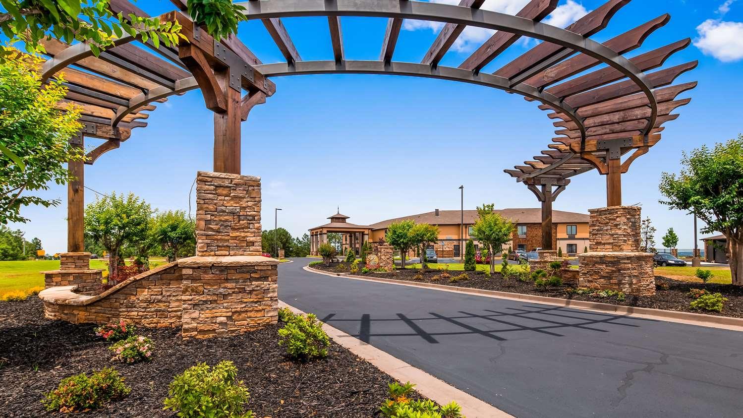 Best Western Warm Springs Hotel And Event Center Exterior photo